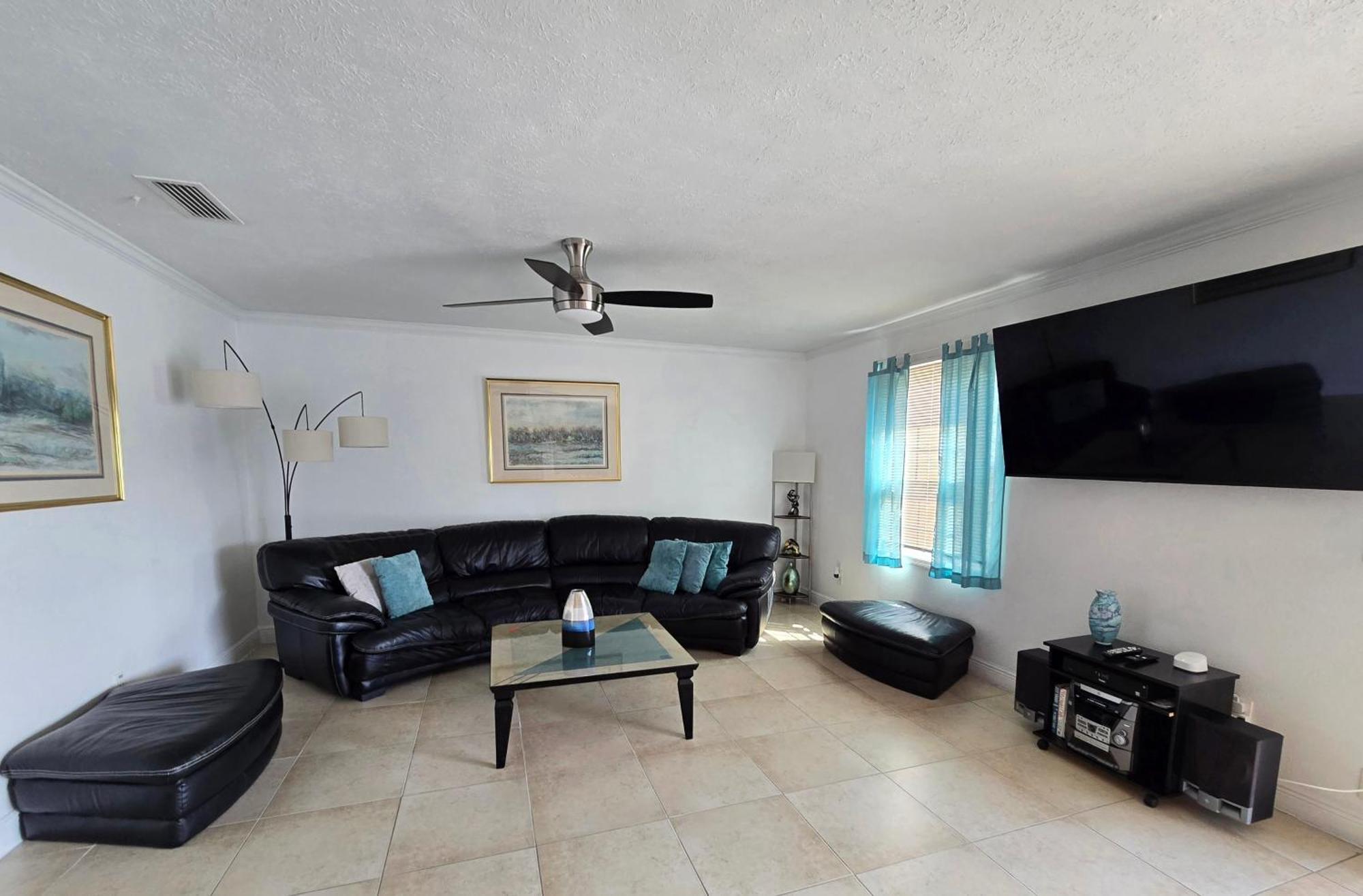 Beautiful Condo Close To Busch Gardens Tampa Exteriör bild